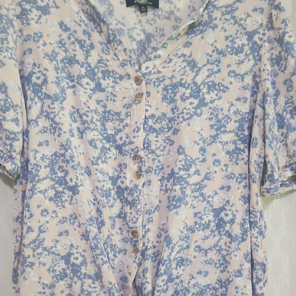 Angels Blue and White Tie Front Short Sleeve Blouse - Picture 4 of 13